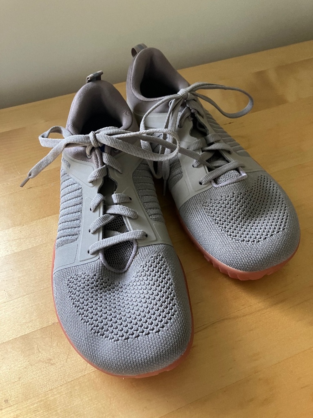 Whitin Mens Grey Barefoot Athletic Training Sneakers Size 8.5/8.5W